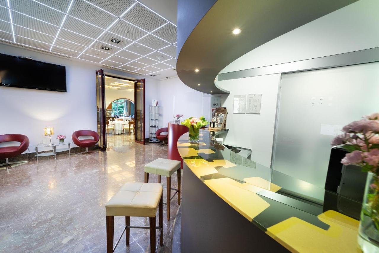 Hotel Jozef อิดริยา ภายนอก รูปภาพ