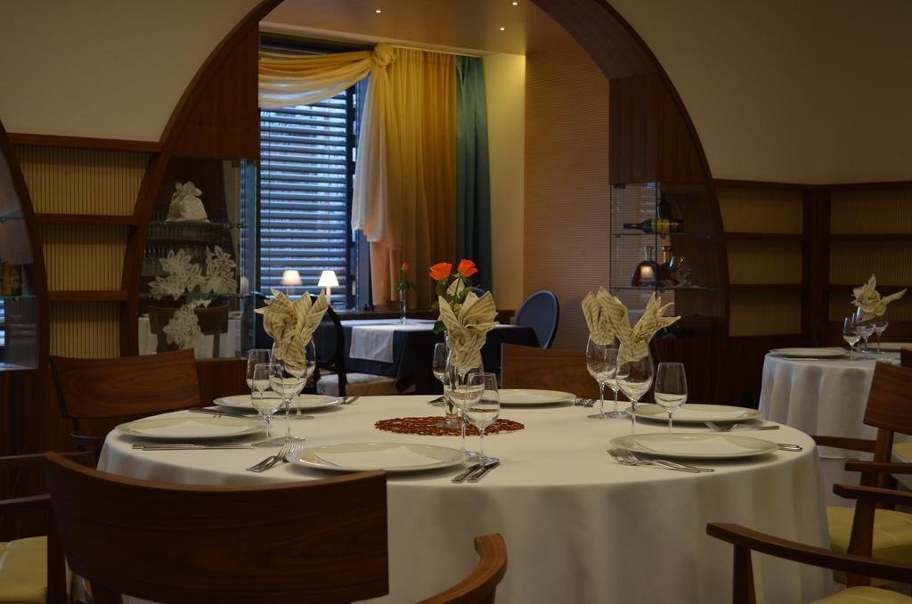 Hotel Jozef อิดริยา ภายนอก รูปภาพ
