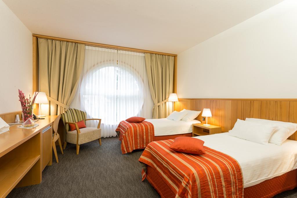 Hotel Jozef อิดริยา ห้อง รูปภาพ